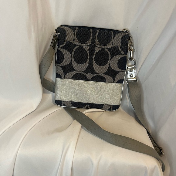 Vintage Y2K monogram denim coach crossbody bag - Picture 2 of 3